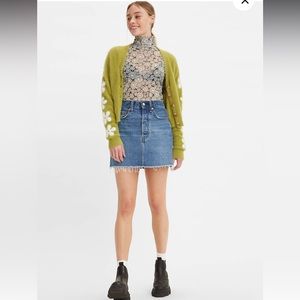 Womens NWT Levi’s jean skirt